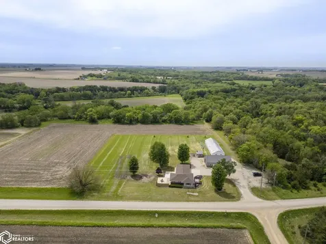 2805 Upper Greene Road Marble Rock IA 50653