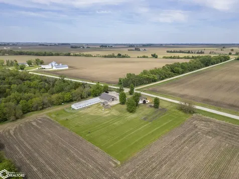 2805 Upper Greene Road Marble Rock IA 50653