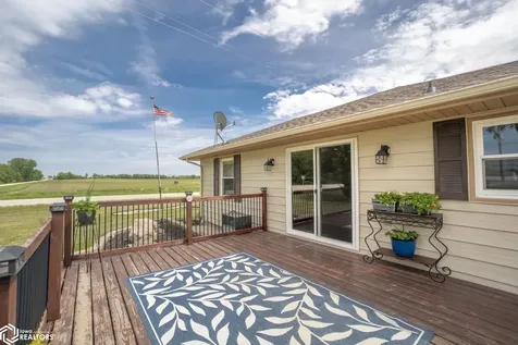 2805 Upper Greene Road Marble Rock IA 50653