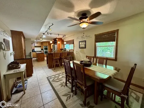 8641 Sycamore Road Danville IA 52623