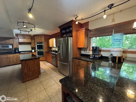 8641 Sycamore Road Danville IA 52623