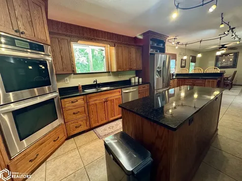 8641 Sycamore Road Danville IA 52623