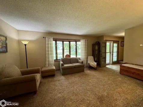 8641 Sycamore Road Danville IA 52623