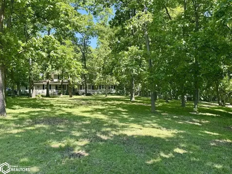 8641 Sycamore Road Danville IA 52623