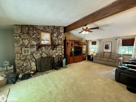 8641 Sycamore Road Danville IA 52623