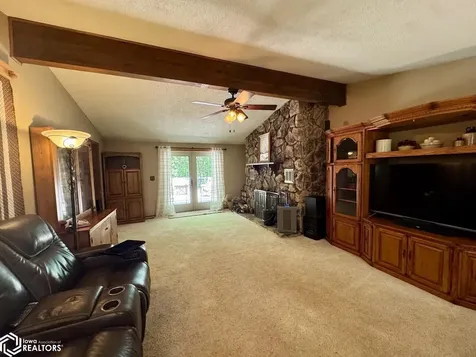 8641 Sycamore Road Danville IA 52623