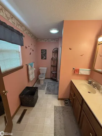 1508 Orchard Meadow Drive Burlington IA 52601