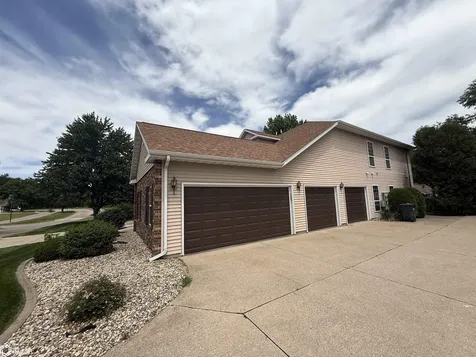 1508 Orchard Meadow Drive Burlington IA 52601