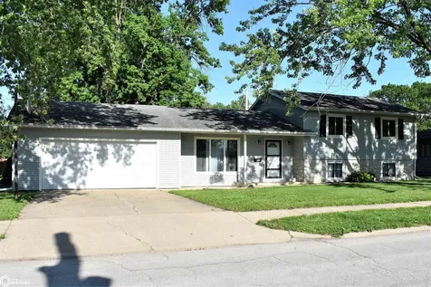 412 Indiana Avenue Iowa Falls IA 50126