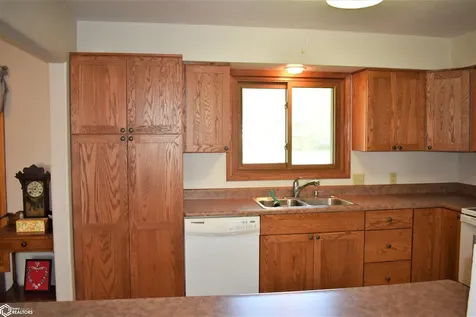 412 Indiana Avenue Iowa Falls IA 50126