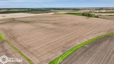 1040 74th Street Belle Plaine IA 52208