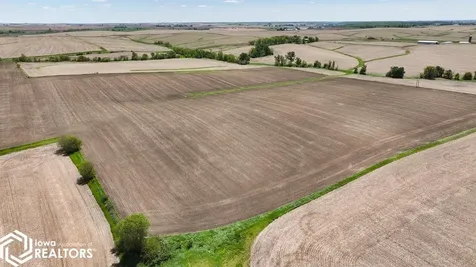 1040 74th Street Belle Plaine IA 52208