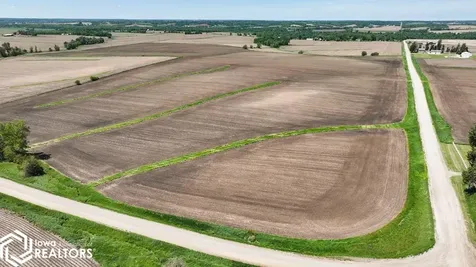 1040 74th Street Belle Plaine IA 52208