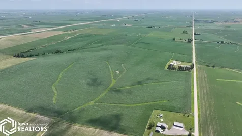 1040 74th Street Belle Plaine IA 52208
