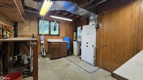 810 S 10th Avenue E Lake Mills IA 50450