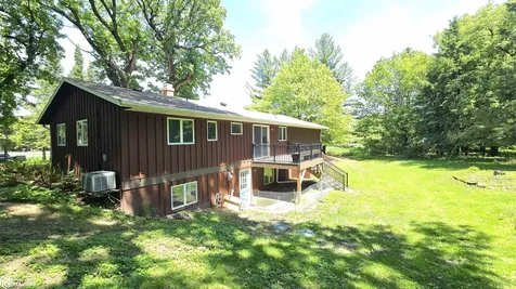 810 S 10th Avenue E Lake Mills IA 50450