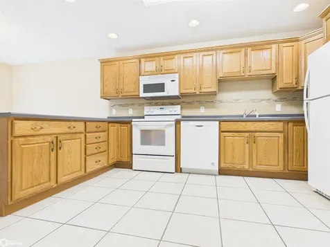 3257 Brookshire Drive Keokuk IA 52632
