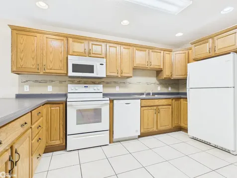 3257 Brookshire Drive Keokuk IA 52632