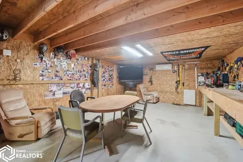 32195 234th Street Eldora IA 50627