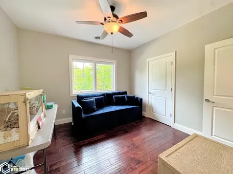 5007 Ferres Lane Burlington IA 52601