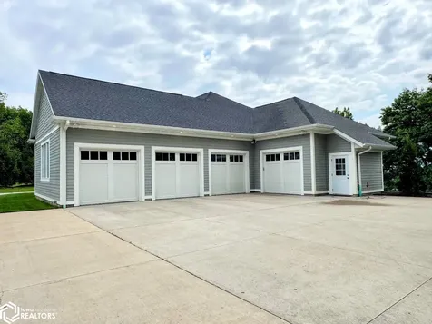 5007 Ferres Lane Burlington IA 52601