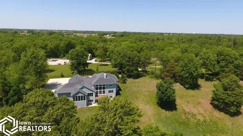 5007 Ferres Lane Burlington IA 52601