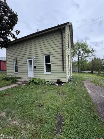 1307 10th Street Eldora IA 50627