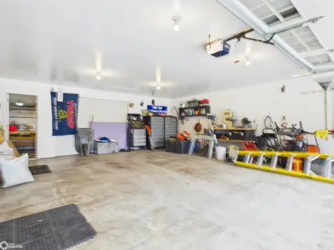 106 Spruce Street Montrose IA 52639
