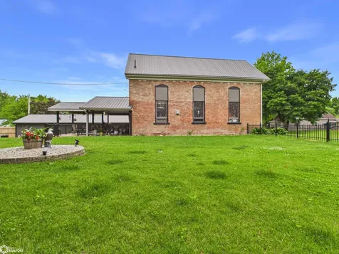 106 Spruce Street Montrose IA 52639