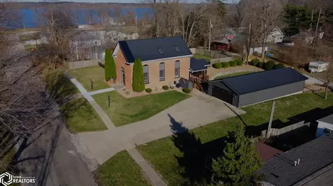 106 Spruce Street Montrose IA 52639