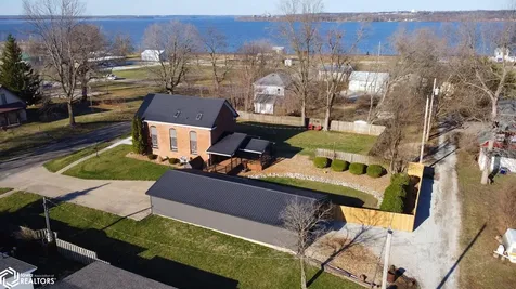 106 Spruce Street Montrose IA 52639