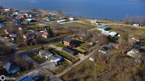 106 Spruce Street Montrose IA 52639