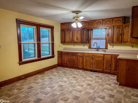 2724 102nd Avenue Wheatland IA 52777