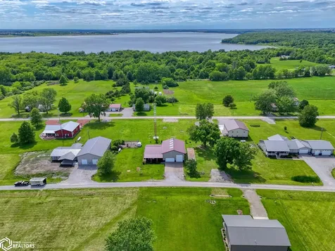 12181 Arapaho Drive Moravia IA 52571