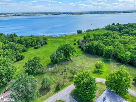 12181 Arapaho Drive Moravia IA 52571