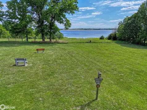 12181 Arapaho Drive Moravia IA 52571