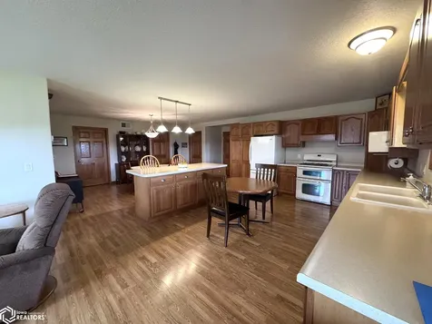 12181 Arapaho Drive Moravia IA 52571