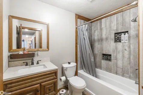 3251 Brandon Diagonal Boulevard Brandon IA 52210