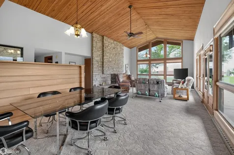 103 Crestview Drive Marshalltown IA 50158