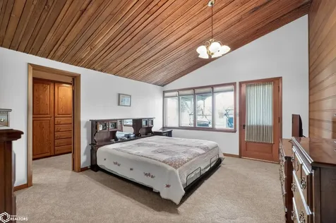 103 Crestview Drive Marshalltown IA 50158