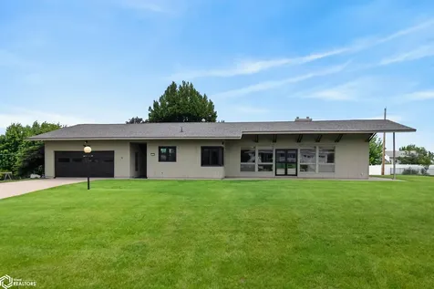 103 Crestview Drive Marshalltown IA 50158