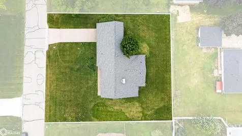 103 Crestview Drive Marshalltown IA 50158