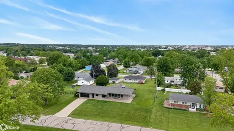 103 Crestview Drive Marshalltown IA 50158