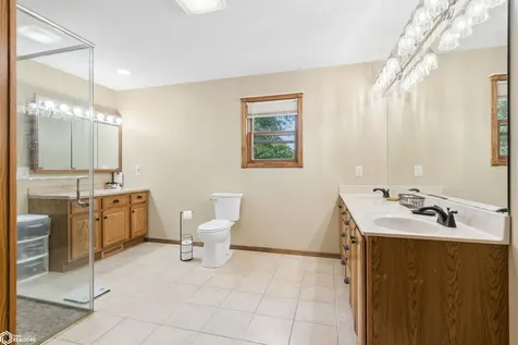 5515 Ferres Lane Burlington IA 52601