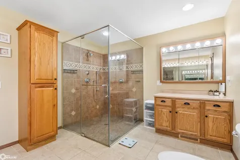 5515 Ferres Lane Burlington IA 52601