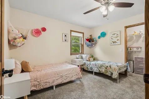 5515 Ferres Lane Burlington IA 52601