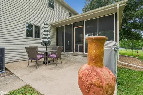 5515 Ferres Lane Burlington IA 52601