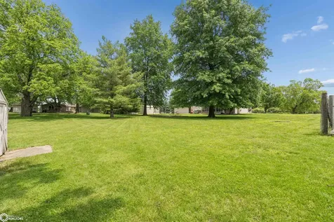 5515 Ferres Lane Burlington IA 52601