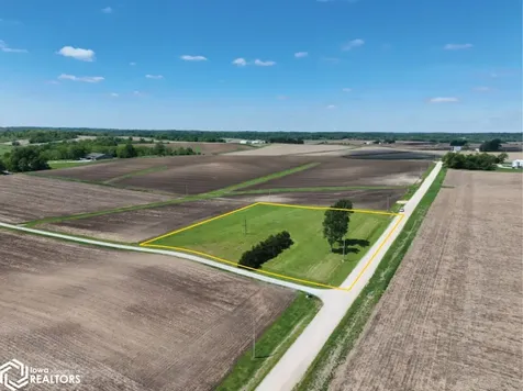 898 Henik Road Mount Vernon IA 52314