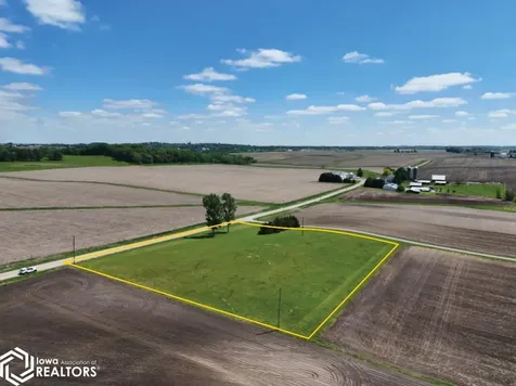898 Henik Road Mount Vernon IA 52314